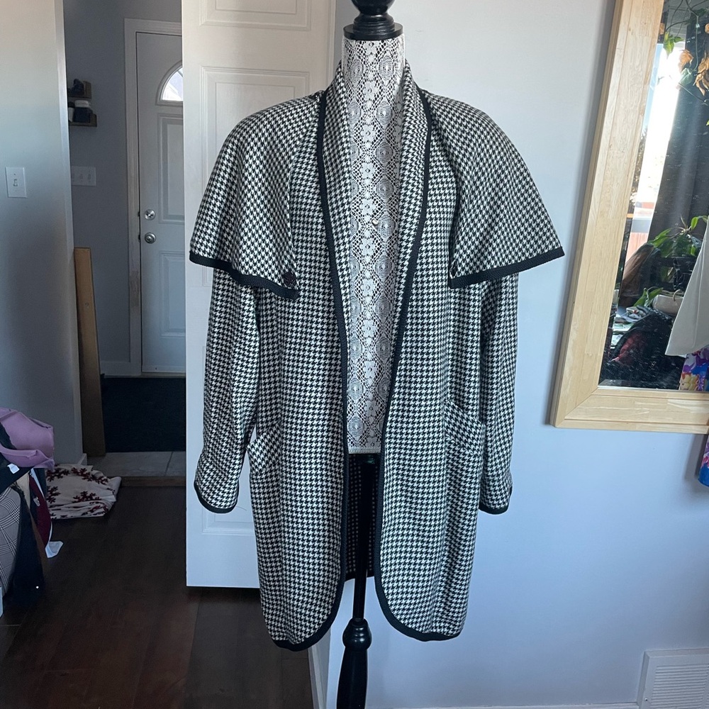 Vintage 80s Wool Blend Oversized Caplet Jacket Coat. Medium/Large. Canada Made!
